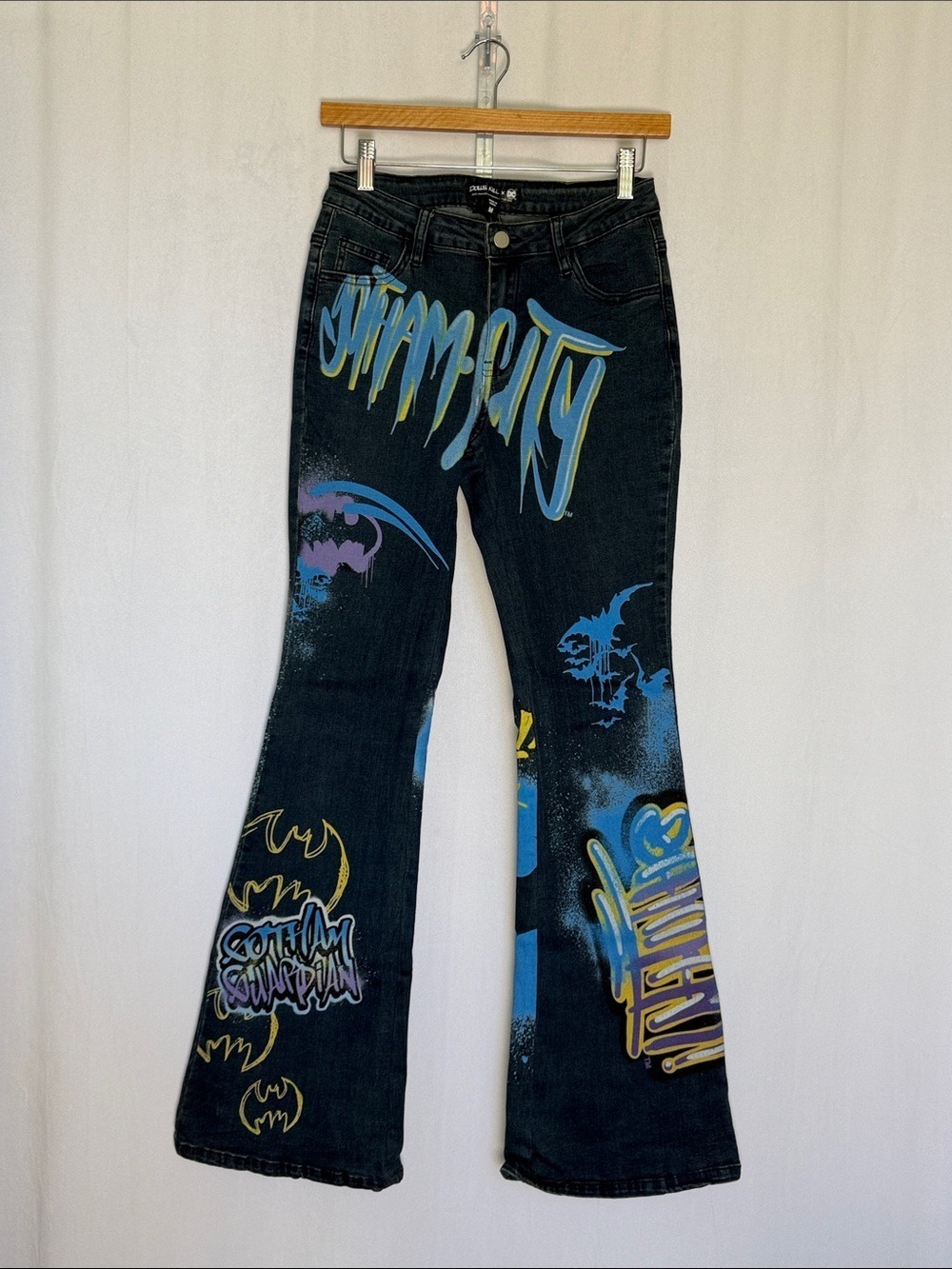 Dolls Kill X DC Batman Gotham City Jeans Size M Graffiti Stretch Comics Mid Rise